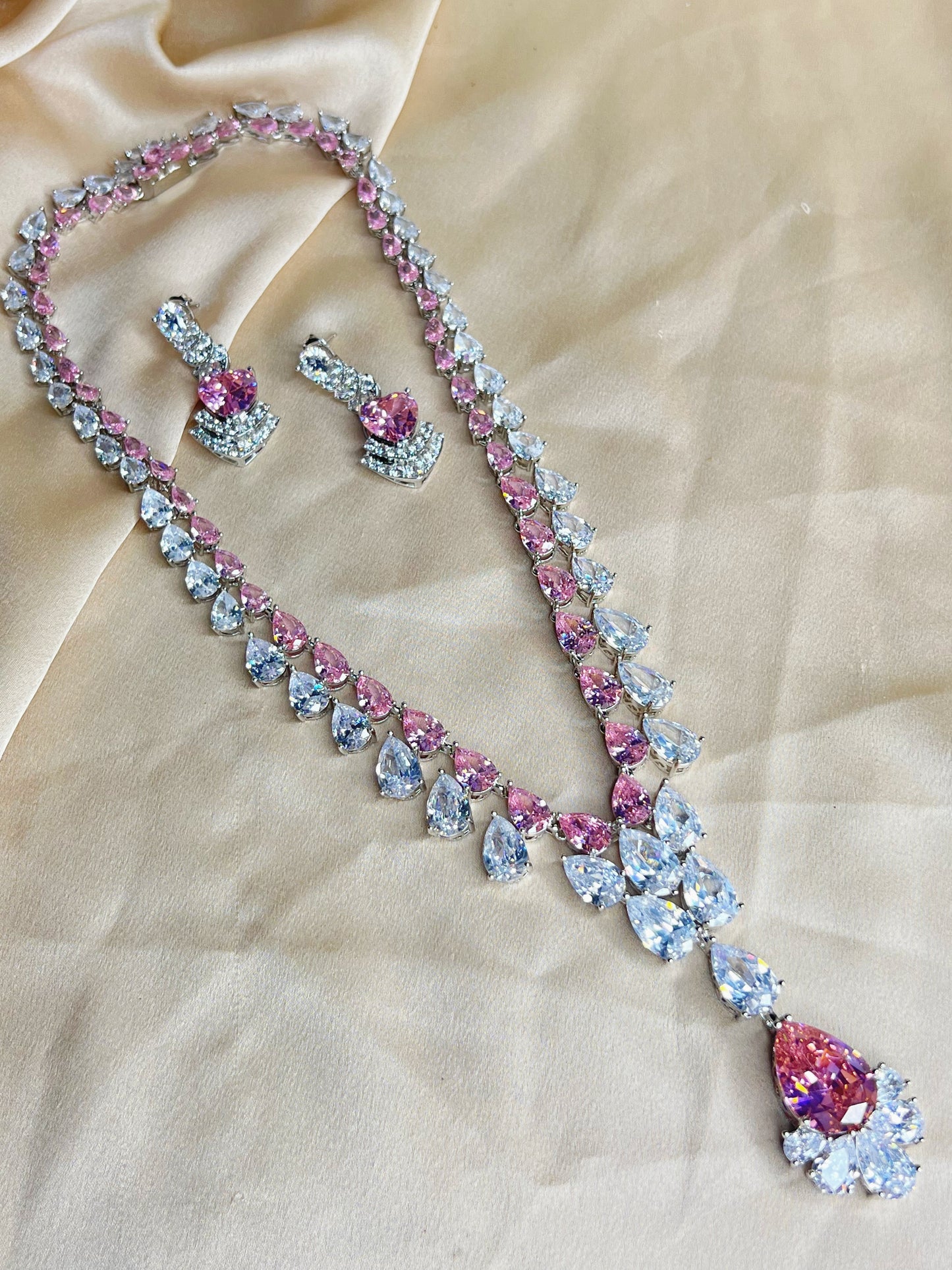 WG Solitäre Necklace Set